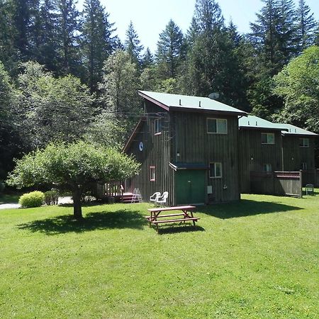 Forest Echoes Cabins Cultus Lake Exterior photo
