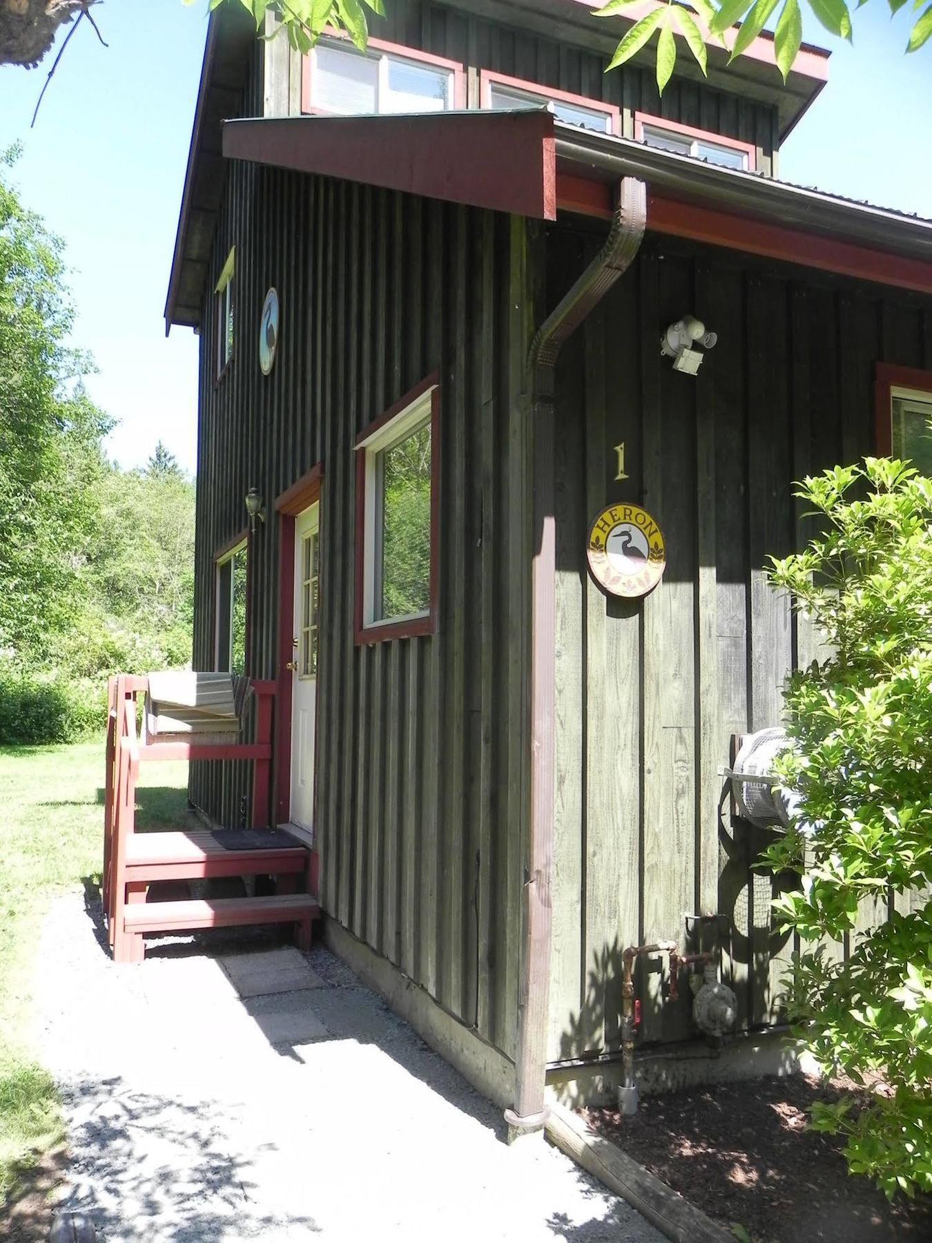 Forest Echoes Cabins Cultus Lake Exterior photo
